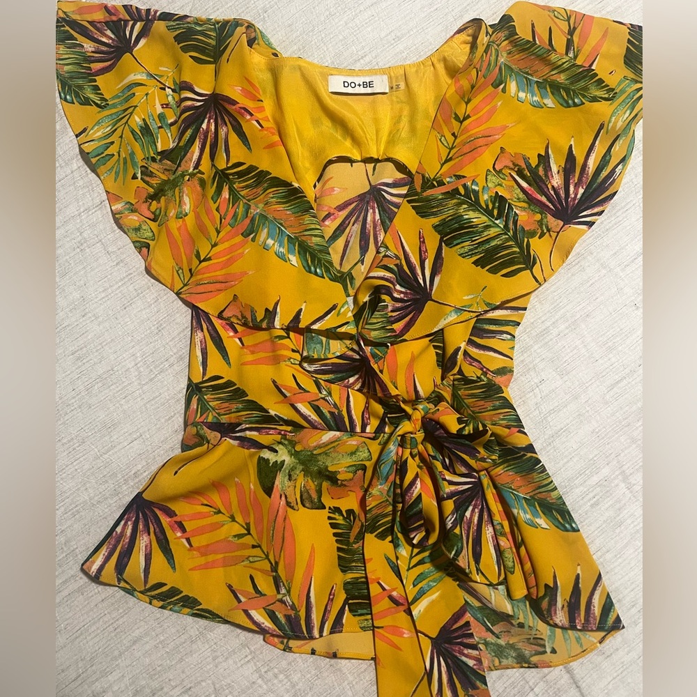Women’s Floral wrap blouse with open back